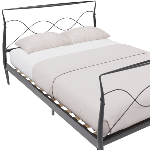 RIM150BLK-Rimini Bed 135CM -Detail2 with bedding (1)